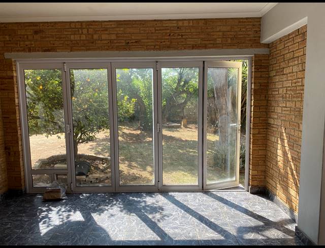 3 BEDROOM FREEHOLD FOR SALE IN PRIMROSE
